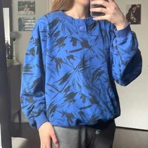 Adorable henley style vintage blue pullover
